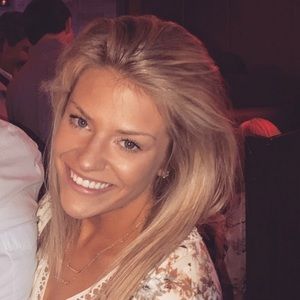 Meet your Posher, Hilary